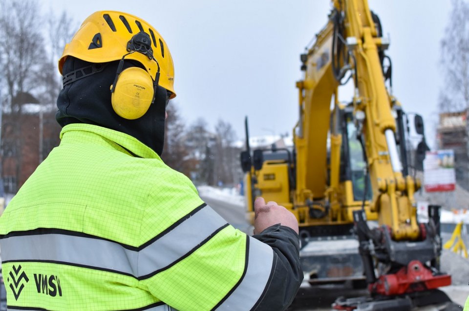 Tiiviisti rakennetussa ympäristössä putki- ja johtotietojen saaminen on rakentajalle välttämätöntä. Tulevaisuudessa koneohjausjärjestelmät pystyvät kenties auttamaan siinä.