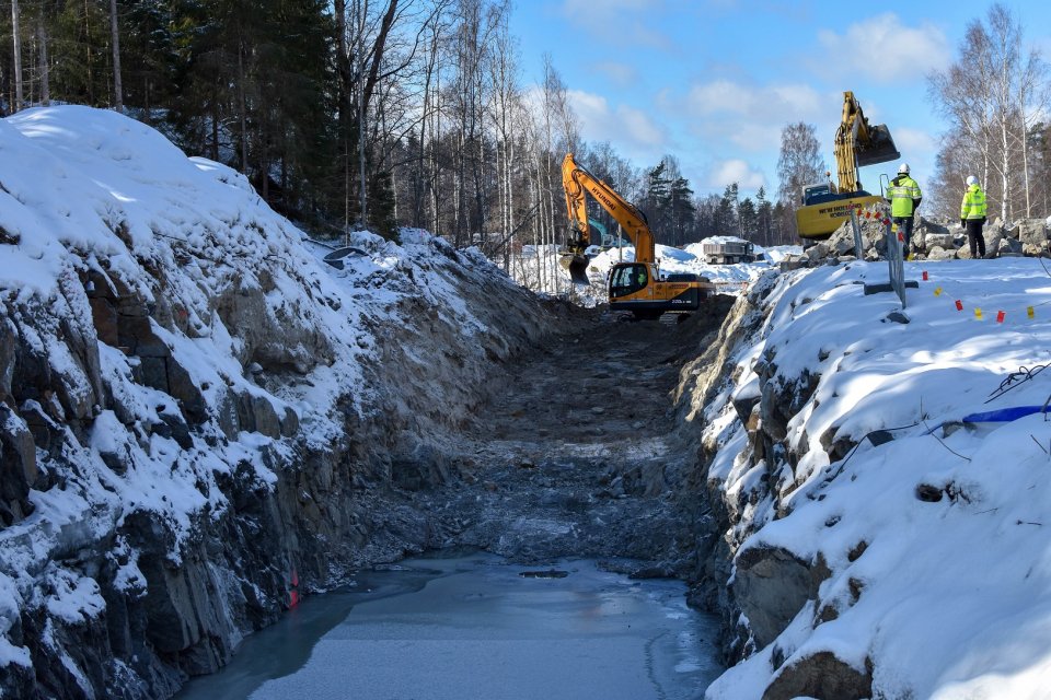 Putkikaivannon kaivua Mikkelissä kevättalvella 2018.