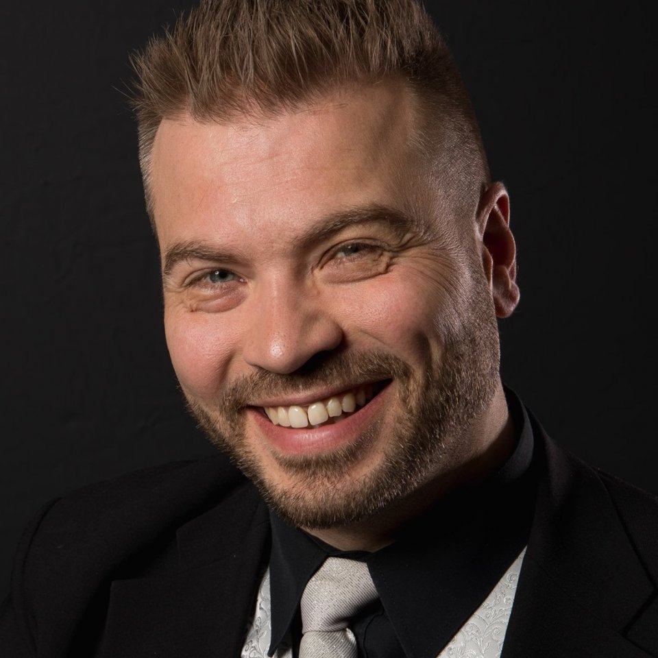 Juhlan musiikkivieraana Kristoffer Streng.