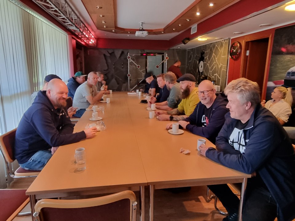 Kahvittelua ennen palkintojenjakoa.
